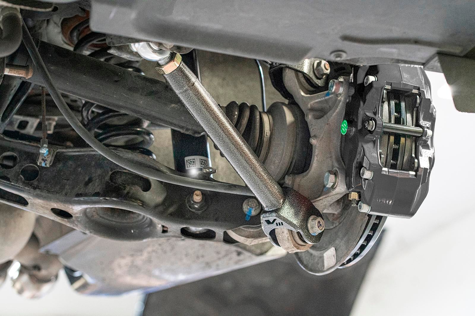 CTS V-3 15" Conversion Kit By Carlyle Racing, Solid Rotors, Black Calipers - Image 3
