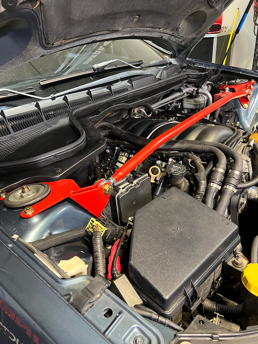 Strut Tower Brace| Pontiac G8 (Red) - Image 3
